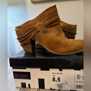 Big Bear by Not Rated BOUTIQUE BRAND size 8.5